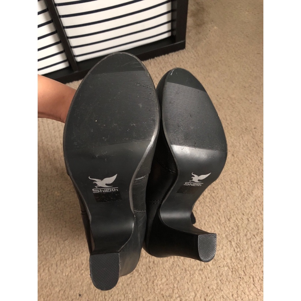 Essential black boots ✨ - Picture 2 of 5
